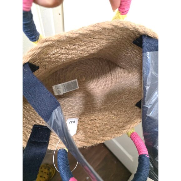 NWT Natural Woven Straw Tote Bag With Colorful Wrapped Handles & Black Shoulder - Picture 4 of 6